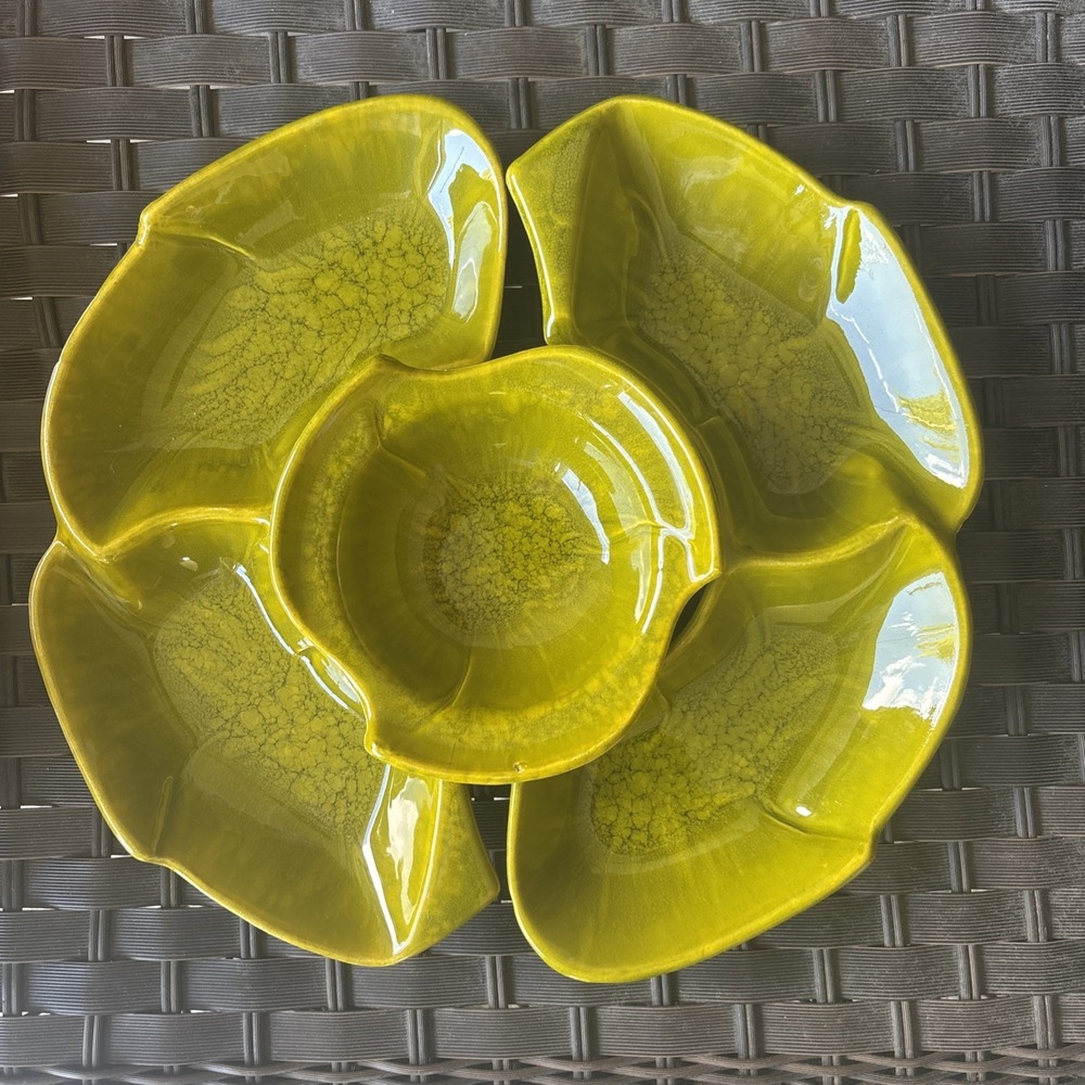 Beautiful Fiesta 3 Piece Ceramic Serving Set Vibrant Green/ Chartreuse Glaze VTG